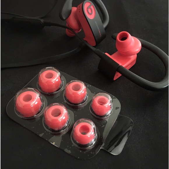 Powerbeats Wireless Eartips - Picture 4 of 5